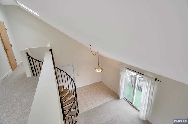 107 Presidential Dr, Englewood NJ  07631-3958 exterior