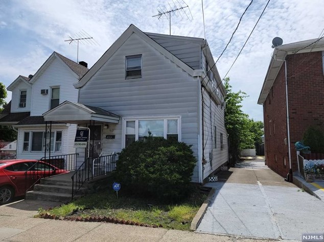 417 Preakness Ave, Paterson NJ  07502-1108 exterior