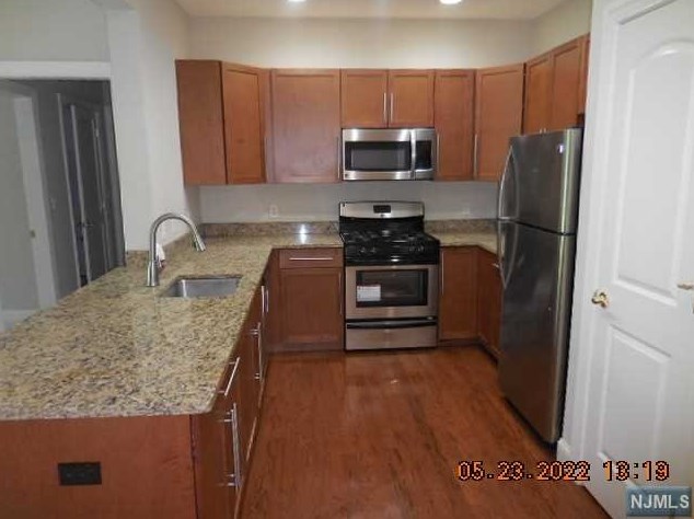 2214 Windsor Park Ct #214, Englewood, NJ 07631