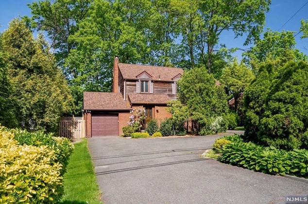 1149 Palisade Ave, West Fort Lee, NJ 07024-6427