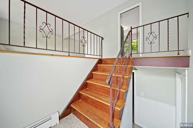 2 Main St, Montvale, NJ 07645