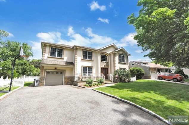 123 Hirschfield Pl, N Milford, NJ 07646