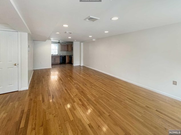 58 Chestnut St, Union City, NJ 07086