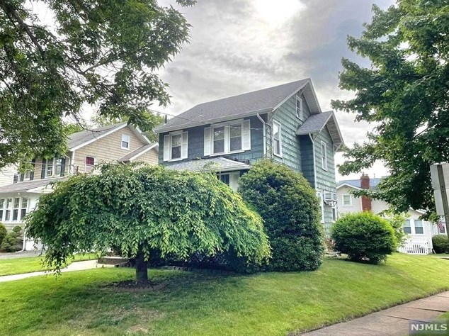 303 Mountain Way, Rutherford, NJ 07070-2840