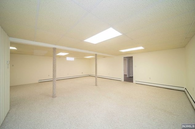 255 Pascack Rd, Paramus NJ  07652-4237 exterior