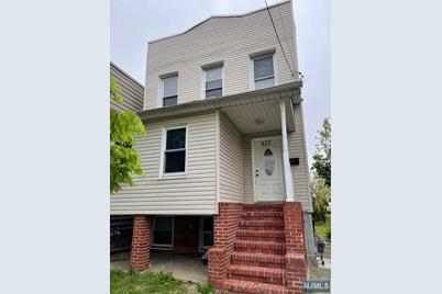 433 8th Street - Photo 1