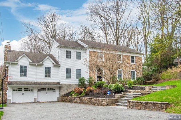 206 Terrace Rd, Franklin Lakes, NJ 07417