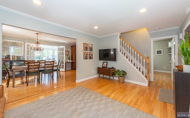 216 Zuber Pl, Maywood NJ  07607-1431 exterior