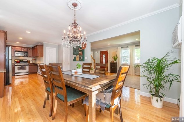 216 Zuber Pl, Maywood NJ  07607-1431 exterior