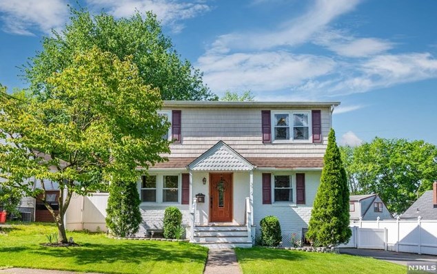 216 Zuber Pl, Maywood NJ  07607-1431 exterior