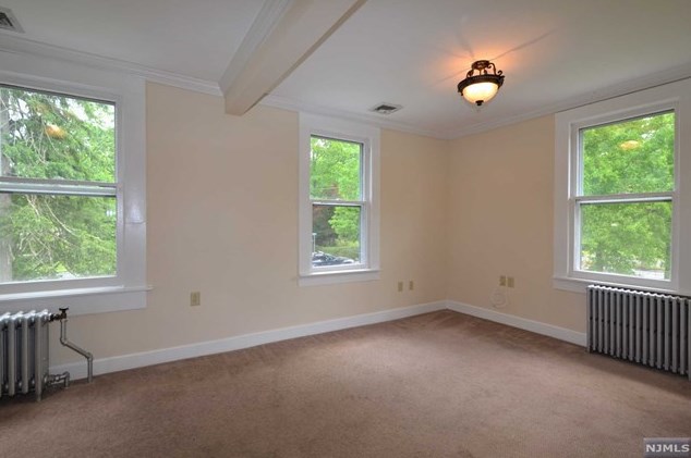 104 North Ave #2nd Fl, Park Ridge, NJ 07656