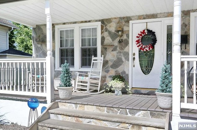 63 Stockton St, Hillsdale, NJ 07642-2322