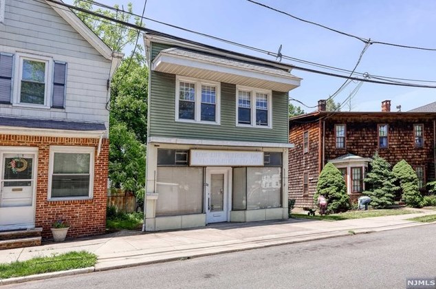 30 Maple Ave, Waldwick, NJ 07463