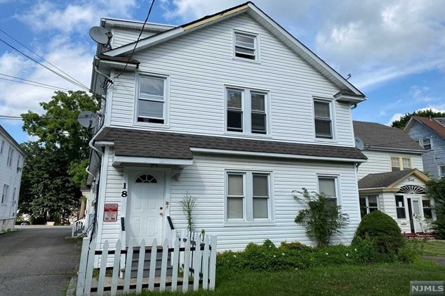 18 Lexington Ave, Montclair, NJ 07042