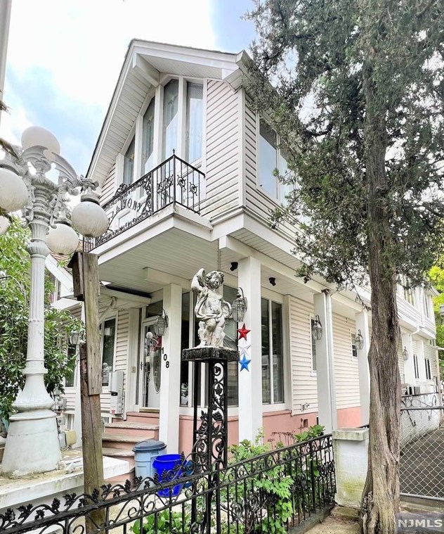 108 Lake Ave, Lyndhurst, NJ 07071-1410