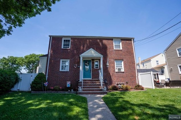 132-134 Leonard Pl, North Arlington, NJ 07031