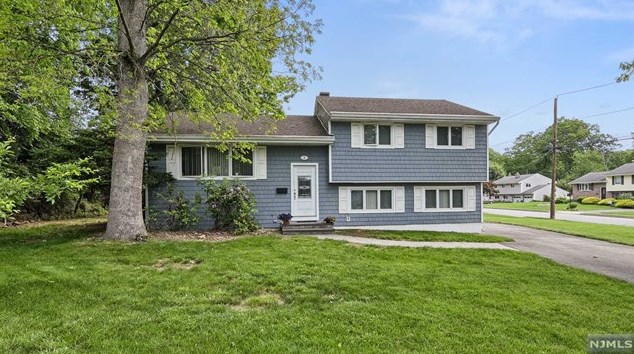 9 Cornell Pl, Oakland, NJ 07436