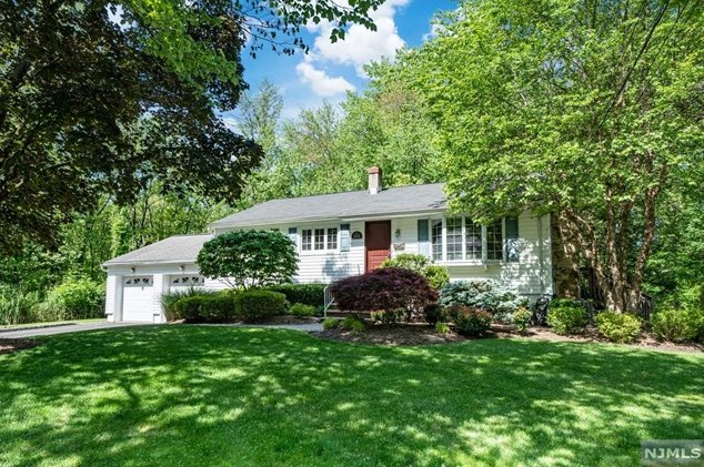 104 Cosman St, Westwood, NJ 07676