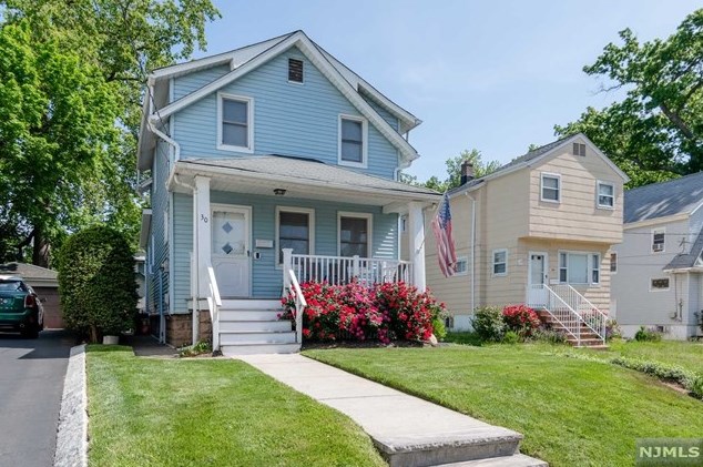 30 Shadyside Ave, Dumont, NJ 07628