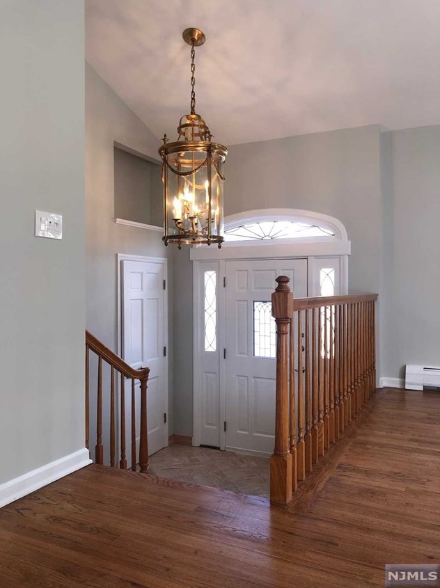 333 9th St, Palisades Park, NJ 07650