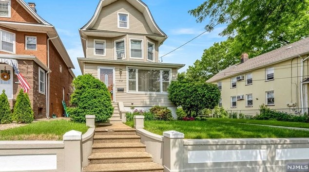 150 Eastern Way, Rutherford, NJ 07070