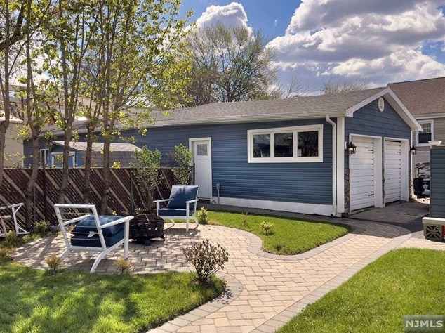 29 Niehaus Ave, Little Ferry NJ  07643-1728 exterior