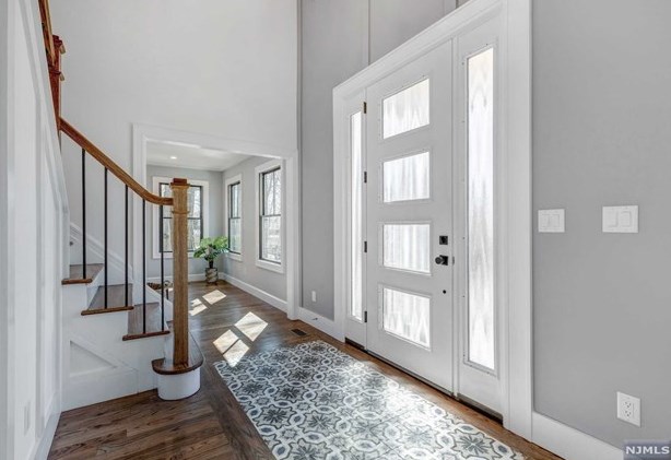 304 Alpine Cir, Westwood, NJ 07675-6102