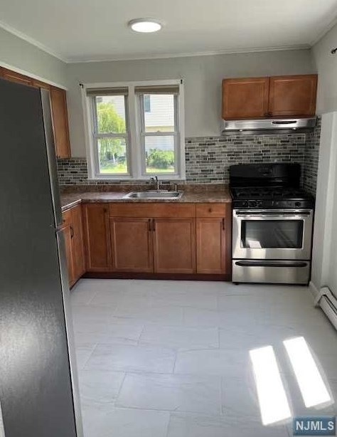 2 Reihl St, Elmwood Park, NJ 07407