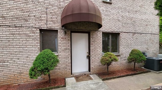 33 W Harwood Terrace #1st Fl, Palisades Park, NJ 07650