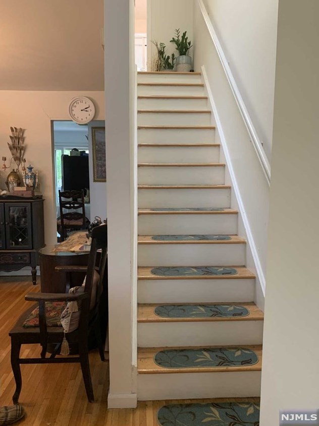 2482 5th St, West Fort Lee, NJ 07024