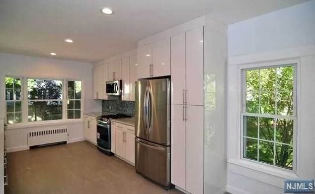 29 Lyle Ave, Tenafly NJ  07670-1914 exterior