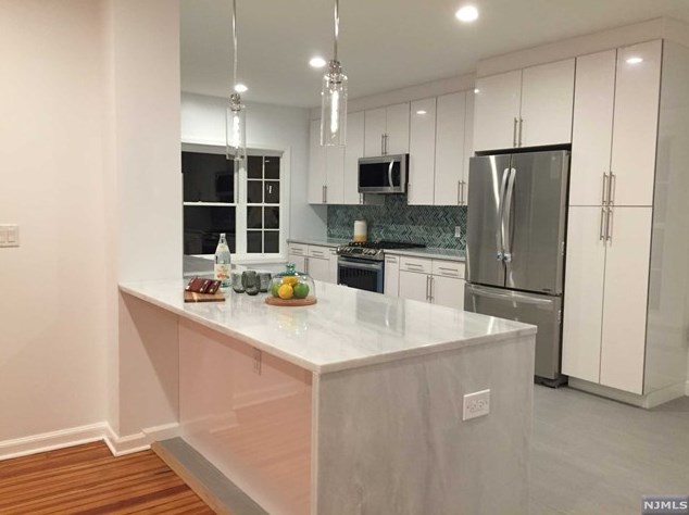 29 N Lyle Ave, Tenafly, NJ 07670