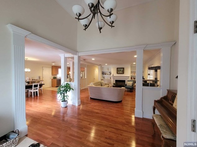 1057 Fairview Ln, West Fort Lee, NJ 07024-1635