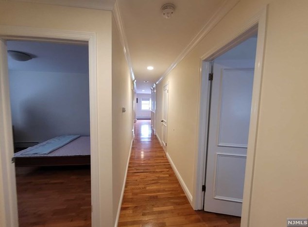 1057 Fairview Ln, West Fort Lee NJ 07024-1537 exterior