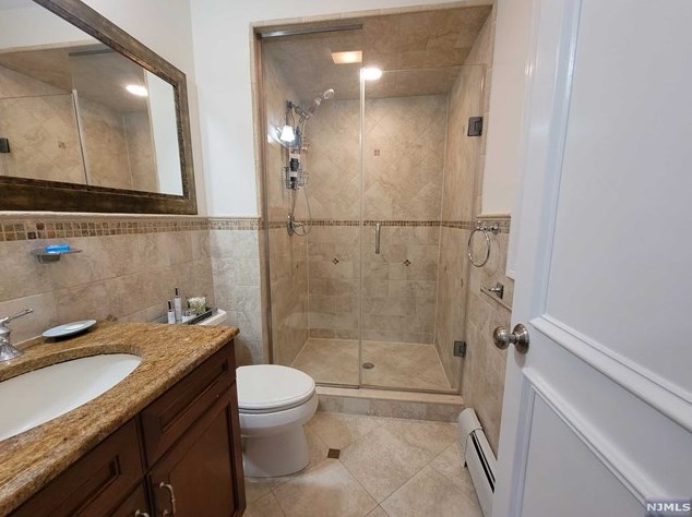 1057 Fairview Ln, West Fort Lee NJ 07024-1537 exterior