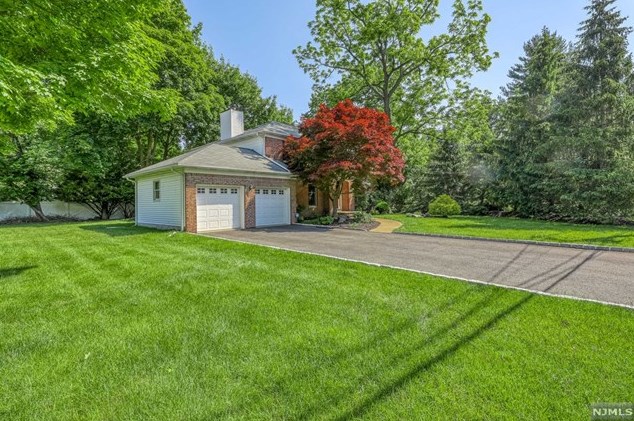 620 Baylor Ave, Westwood, NJ 07675