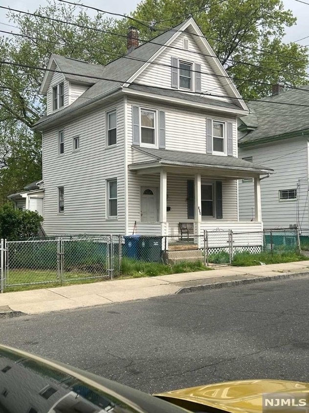 256 Pindle Ave, Englewood, NJ 07631-1703