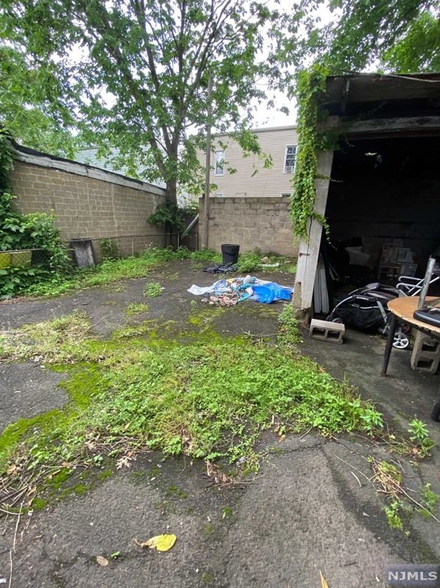 228 End Ave, Newark NJ  07106-2617 exterior
