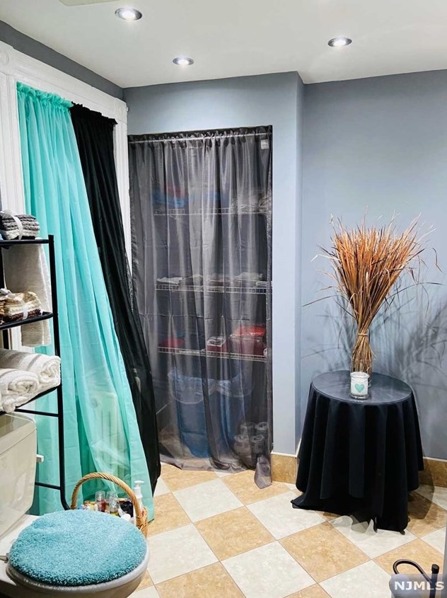 107 Bedford St, East Orange, NJ 07018