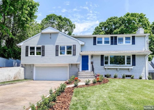 63 Rock Rd, Ridgewood, NJ 07452