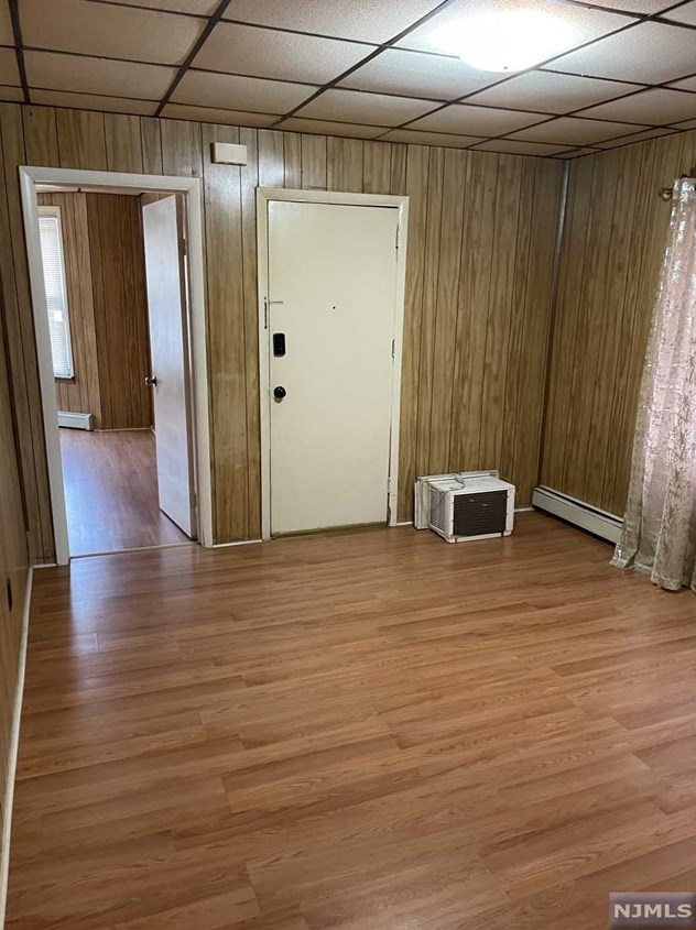 825 S 14th St #2, Newark, NJ 07108