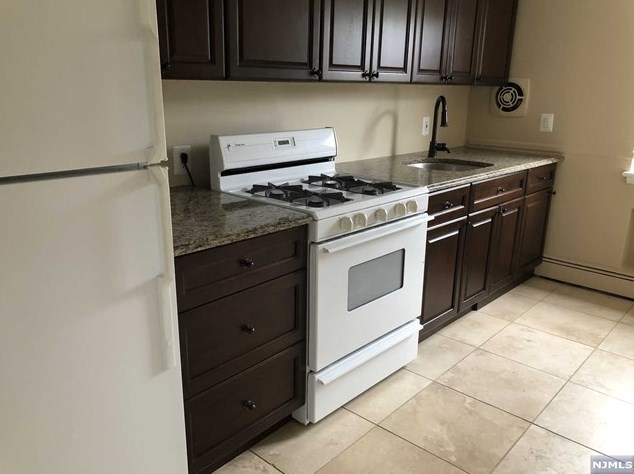 409 Franklin Ave #a, Wyckoff, NJ 07481