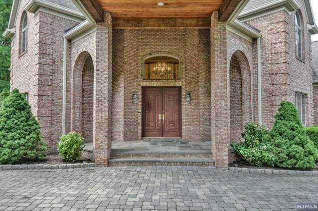 18 Great Hall Rd, Mahwah, NJ 07430