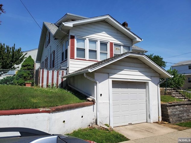 781 6th St, Lyndhurst, NJ 07071