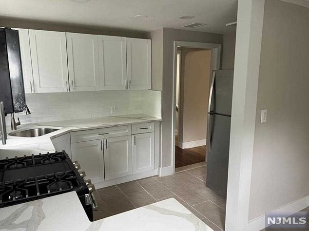 81 Reid Ave #2, Bergenfield, NJ 07621