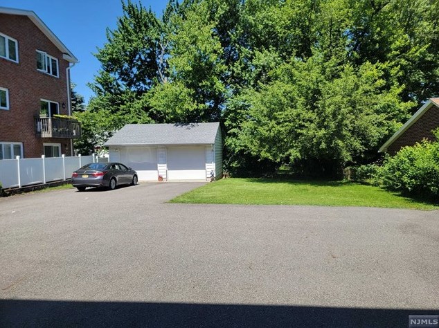 321 Highland Ave #a, Palisades Park, NJ 07650