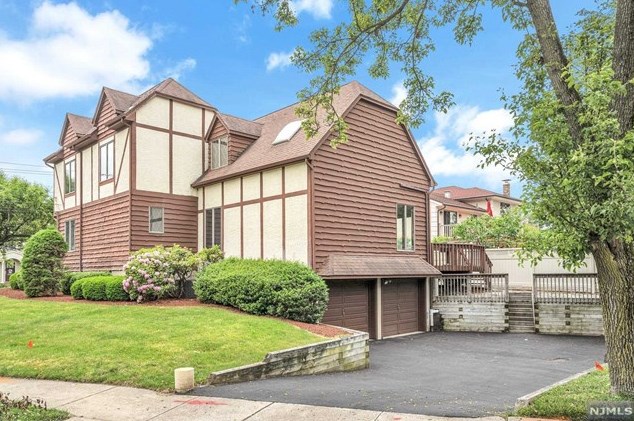 23 Bohnert Pl, Waldwick NJ  07463-1529 exterior