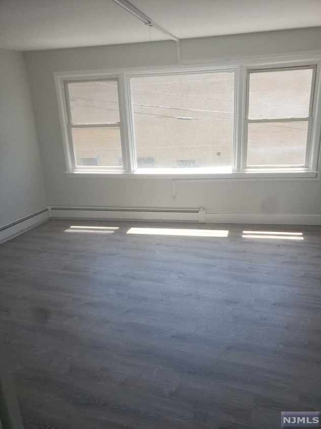 11 W Main St #1, Bergenfield, NJ 07621