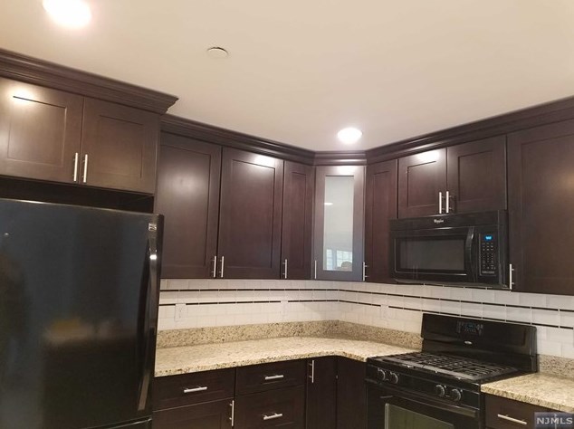44 Gentry Dr, Englewood, NJ 07631
