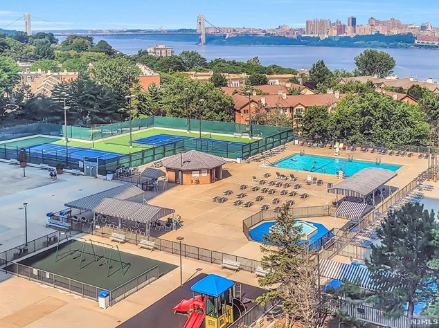 200 Winston Dr #2811, Cliffside Park, NJ 07010